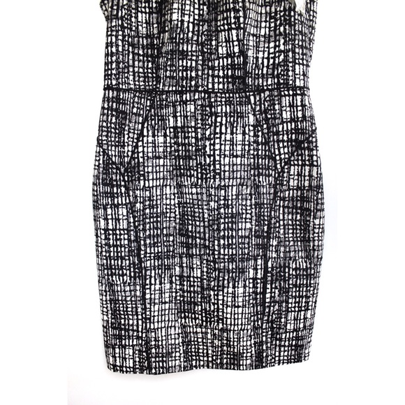 H&M NWT Bold Patterned Midi Dress 10 - Picture 3 of 7